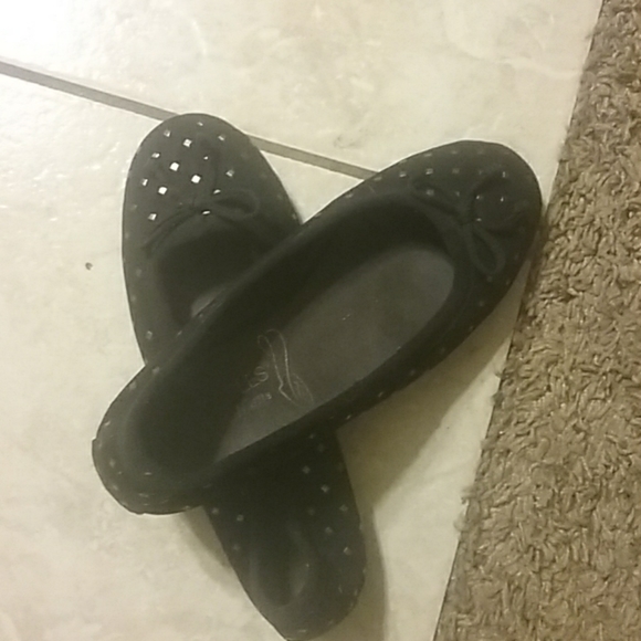 Shoes - Picture 2 of 2